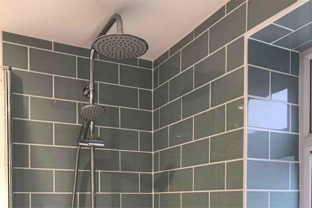 Apartment The Hut- Private 1 Bed In Town Centre, Garden & Parking Lymington